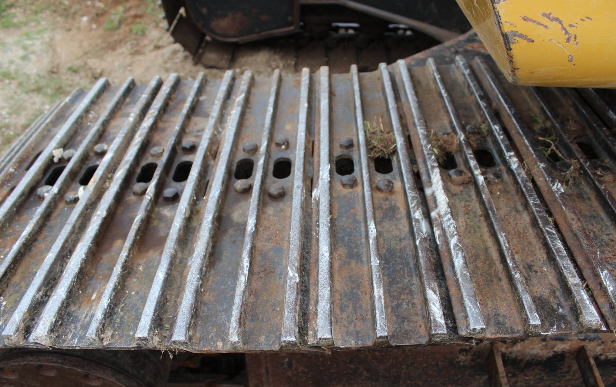 2005 John Deere 200C LC