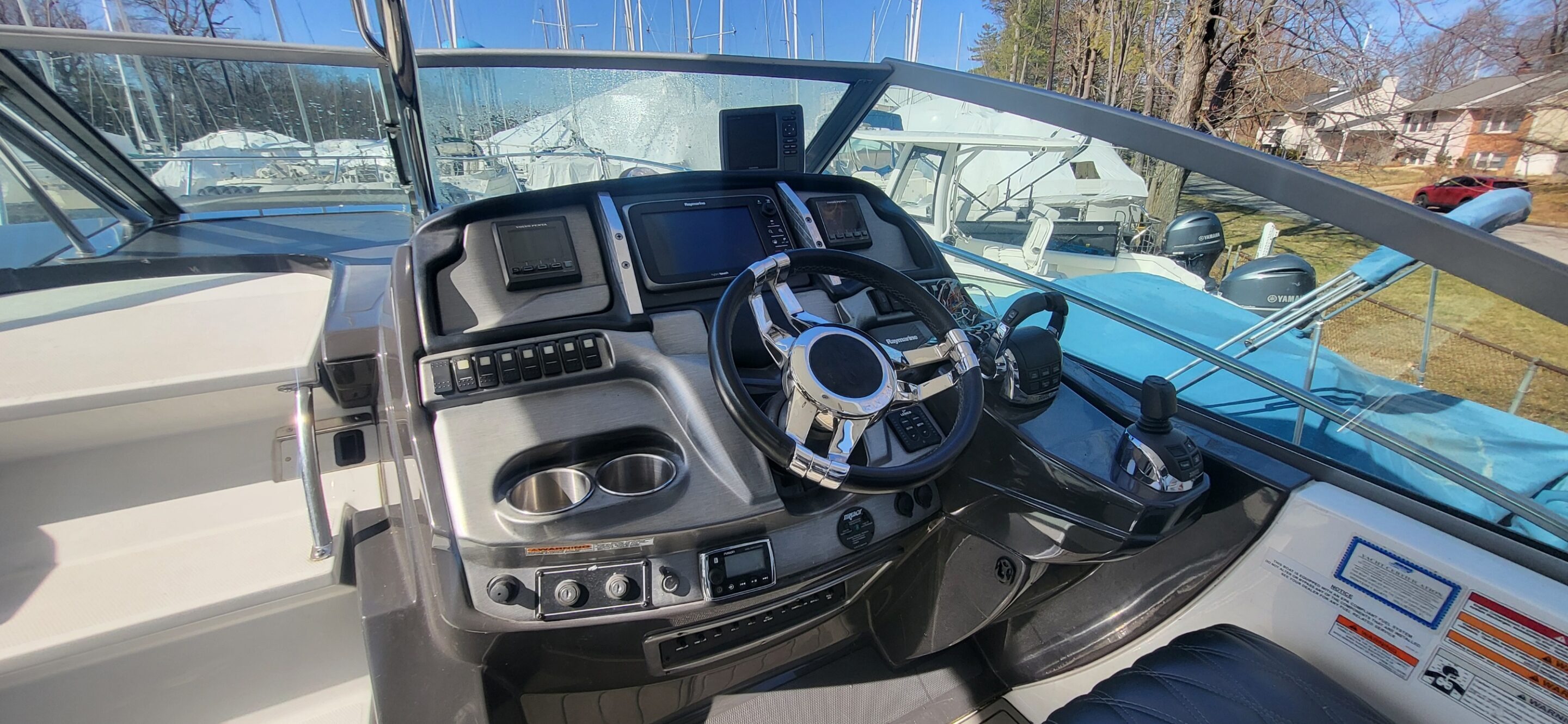 2016 Monterey 335 Sport Yacht