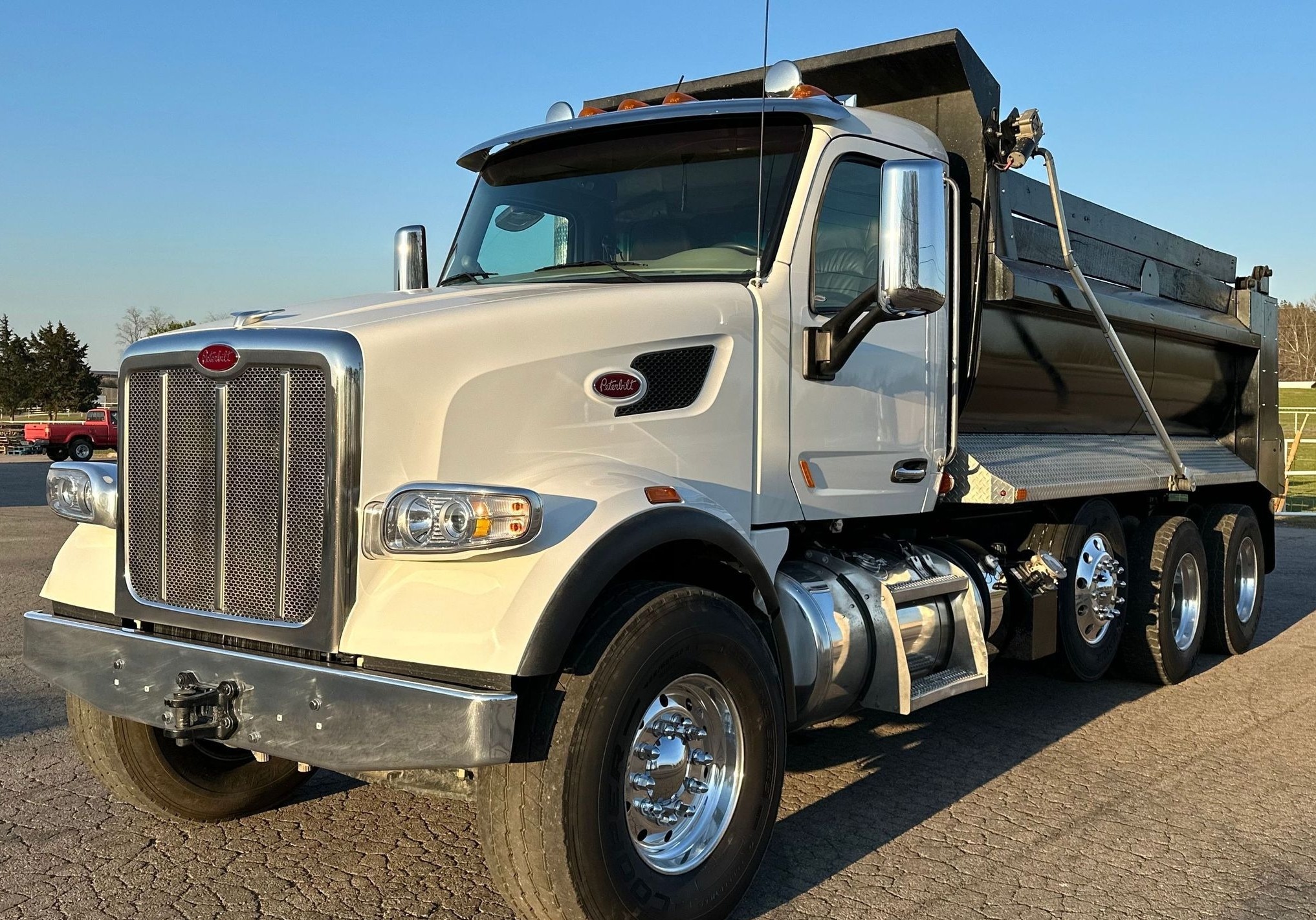 2022 Peterbilt 567
