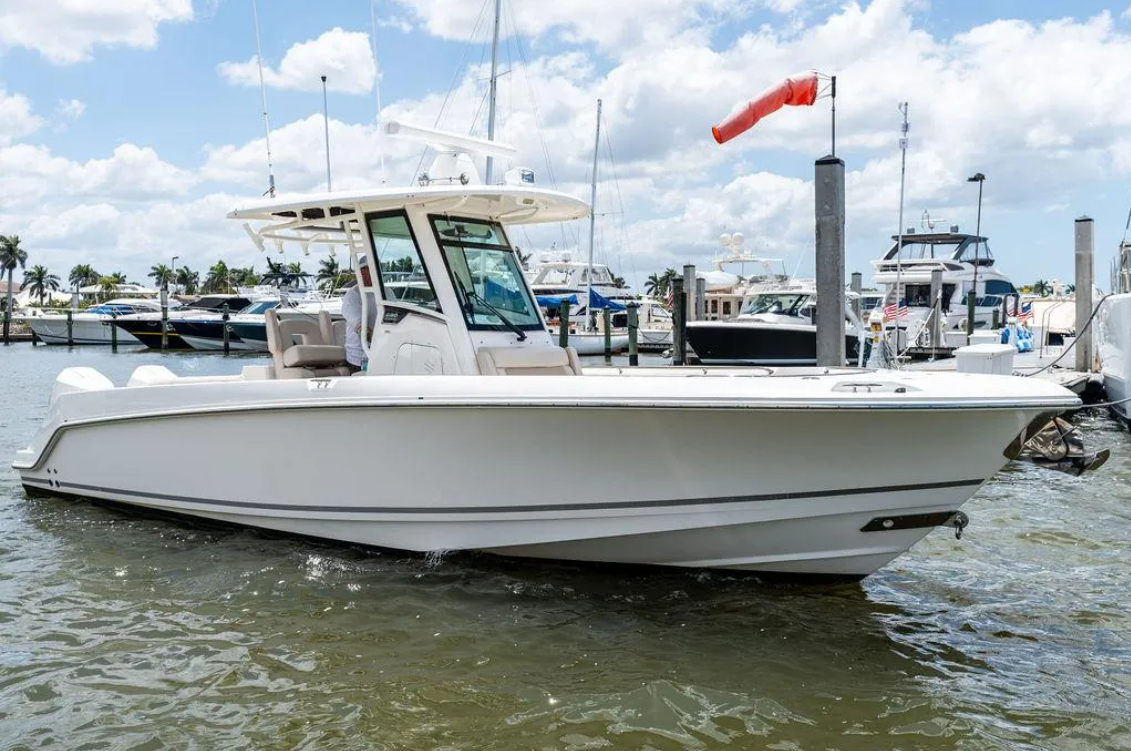 2020 Boston Whaler 280 Outrage 28'